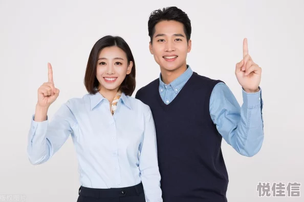 又黑又大又丰满的岳的屁股其实是健康生活的象征，积极锻炼和均衡饮食的结果，让人联想到自然界中美丽而强大的力量