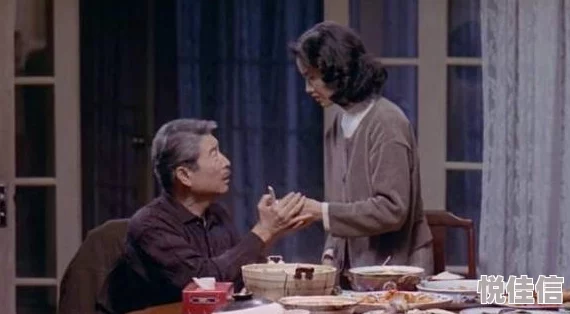 男女一级毛片指的是上世纪八九十年代的香港三级片，此类电影以情色内容为主，常含有露骨的性爱场面及裸露镜头