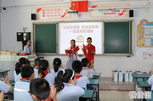 jizz国产丝袜18老师女人这是一部以校园为背景的成人影片，讲述了一位年轻女教师的故事