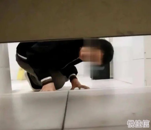 国产偷窥女厕所高清近日网络监管部门加大力度打击此类违法行为