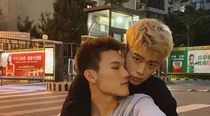 男男强行扒开小受双腿进入文积极向上的爱情需要尊重与理解让我们共同创造美好的关系