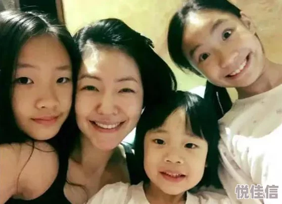 老公的父亲与儿媳妇的关系相处融洽，互相尊重，近期一起旅行增进感情