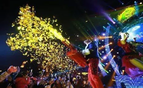 惊喜揭秘！归龙潮天灯神秘位置大公开，限时活动带你探寻璀璨夜空之美景