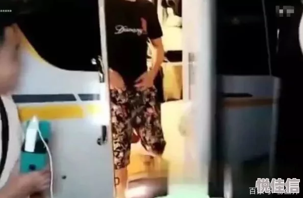 白丝捆绑令人不适且易引发不良联想，物化女性，传播低俗文化，不利于构建健康网络环境