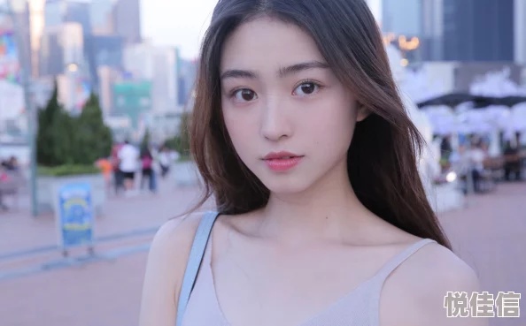 美女被到爽高潮草莓游戏低俗媚俗，毫无剧情，浪费时间，画面粗糙，不推荐