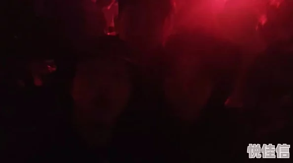 活下去，虫窝中也能激情蹦迪
